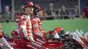 Francesco BAGNAIA (i) y el español Marc Márquez,  de Ducati Lenovo Team, Ducati Desmosedici GP25, portrait during the 2025 MotoGP PT Grand Prix of Thailand on the Chang International Circuit from February 28th, to March 2nd, in Buriram, Thailand - Photo Studio Milagro / DPPI AFP7 27/02/2025 ONLY FOR USE IN SPAIN