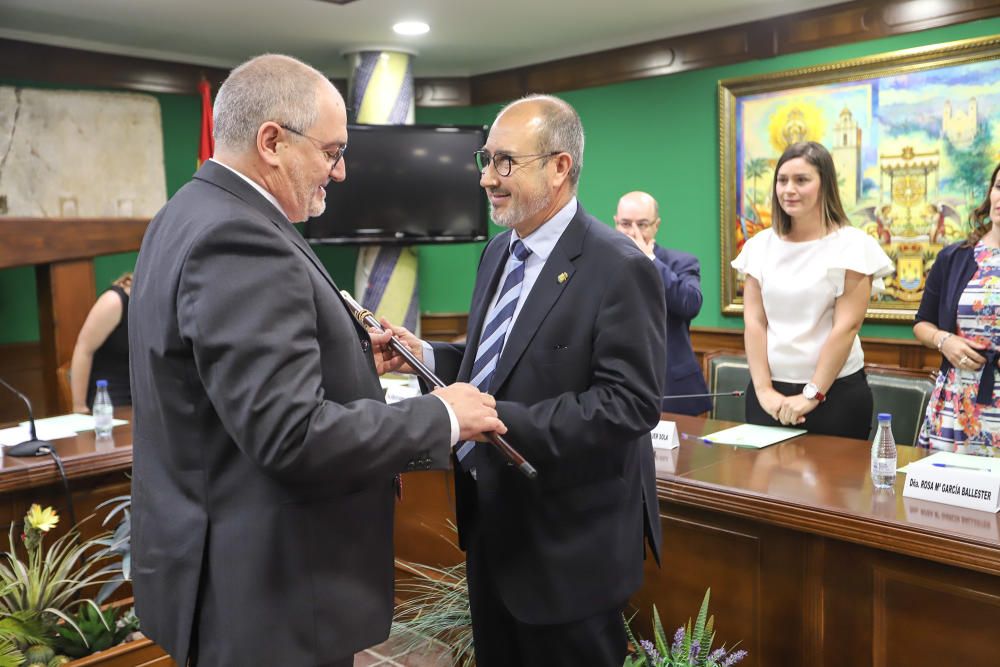 Miguel López (PSOE) asume la vara de mando dos años y Rosa García (Ciudadanos) otros dos