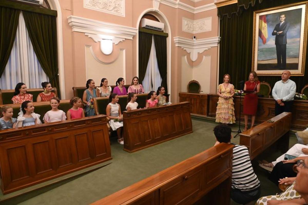 La recepción en el Ayuntamiento de Castelló a las nuevas reinas y damas de la ciudad La recepción en el Ayuntamiento de Castelló a las nuevas reinas y damas de la ciudad