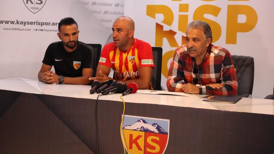 Abdennour, presentado oficialmente en Turquía