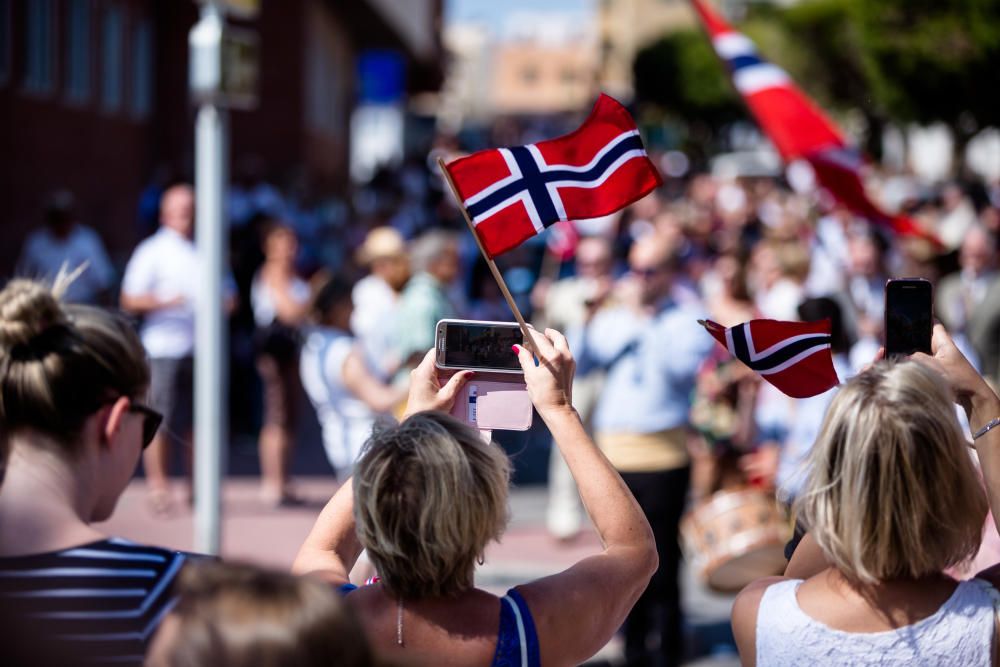 L'Alfàs se tiñe de rojo y azul para conmemorar la fiesta nacional de Noruega