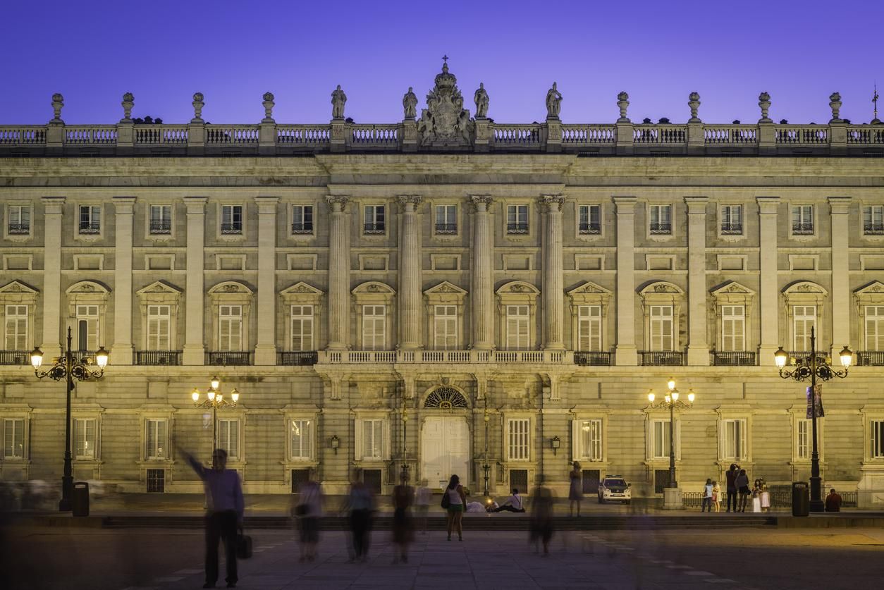 Este palacio español tiene más de 3.400 habitaciones y 900 ventanas