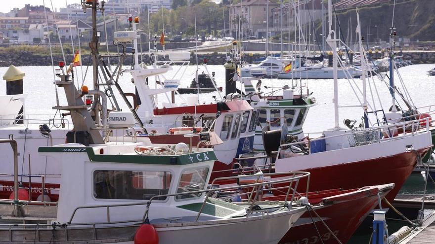 La flota pesquera asturiana, al borde del paro por el alto precio del gasóleo