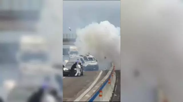 Espectacular asalto con explosiones y tiroteos a un furgón blindado en Italia