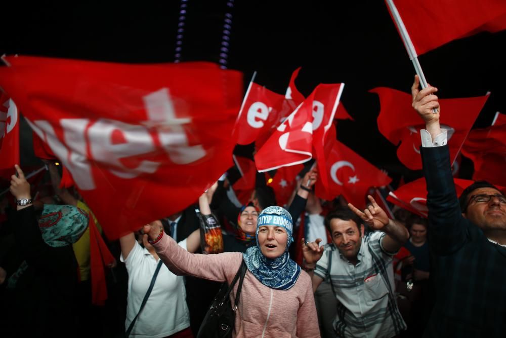 Erdogan gana el referéndun constitucional en Turquía