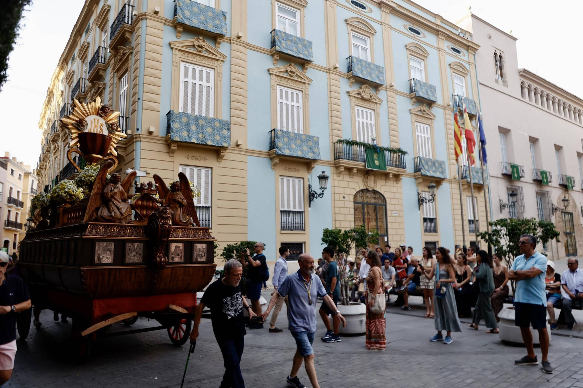 El Corpus recorre las calles de València en el Traslado