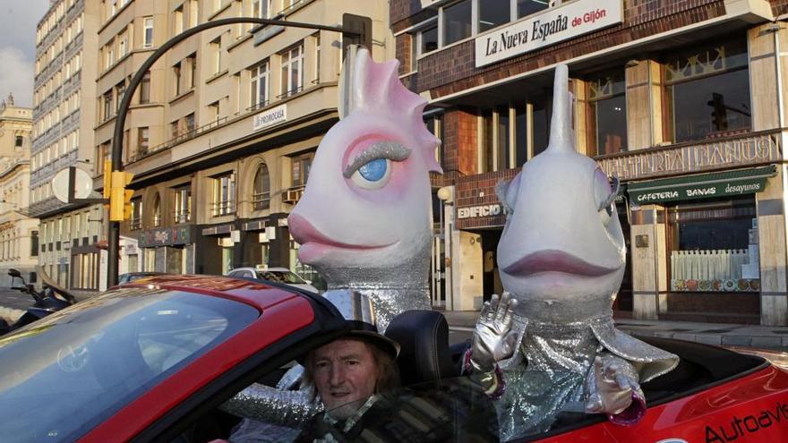 &quot;Paca y Tola&quot;, nombre oficial de las sardinas del Antroxu de Gijón