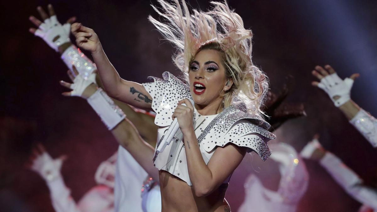 Lady Gaga, durante su actuación en la Superbowl 2017.