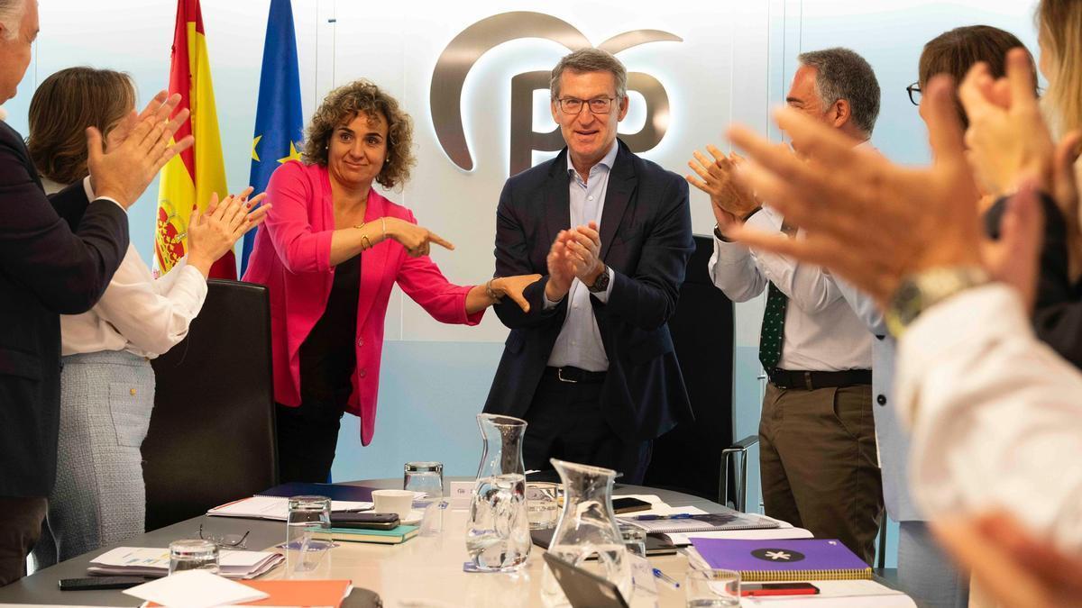 Alberto Núñez Feijóo reúne a su comité de dirección tras las elecciones catalanas.