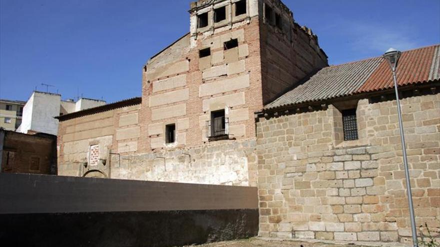 El consistorio estudia cómo acometer la reforma del convento de las Freylas