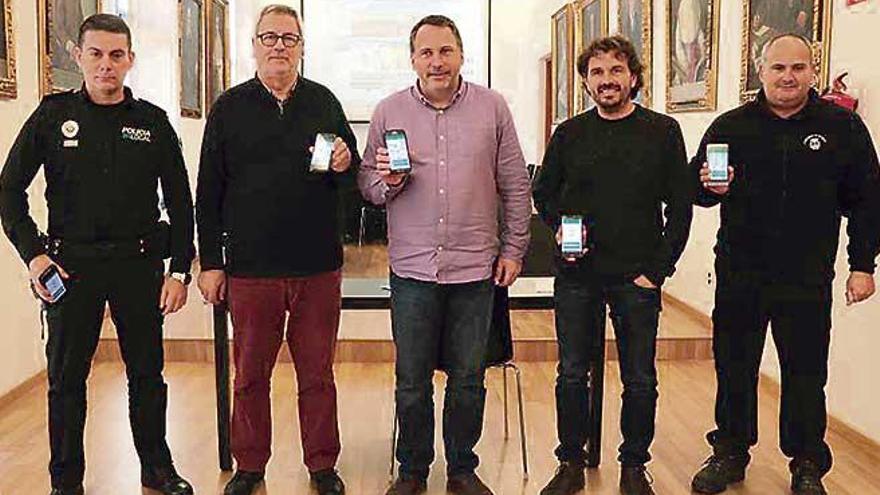 Presentación, ayer, de la nueva ´app´, en la sala de plenos.