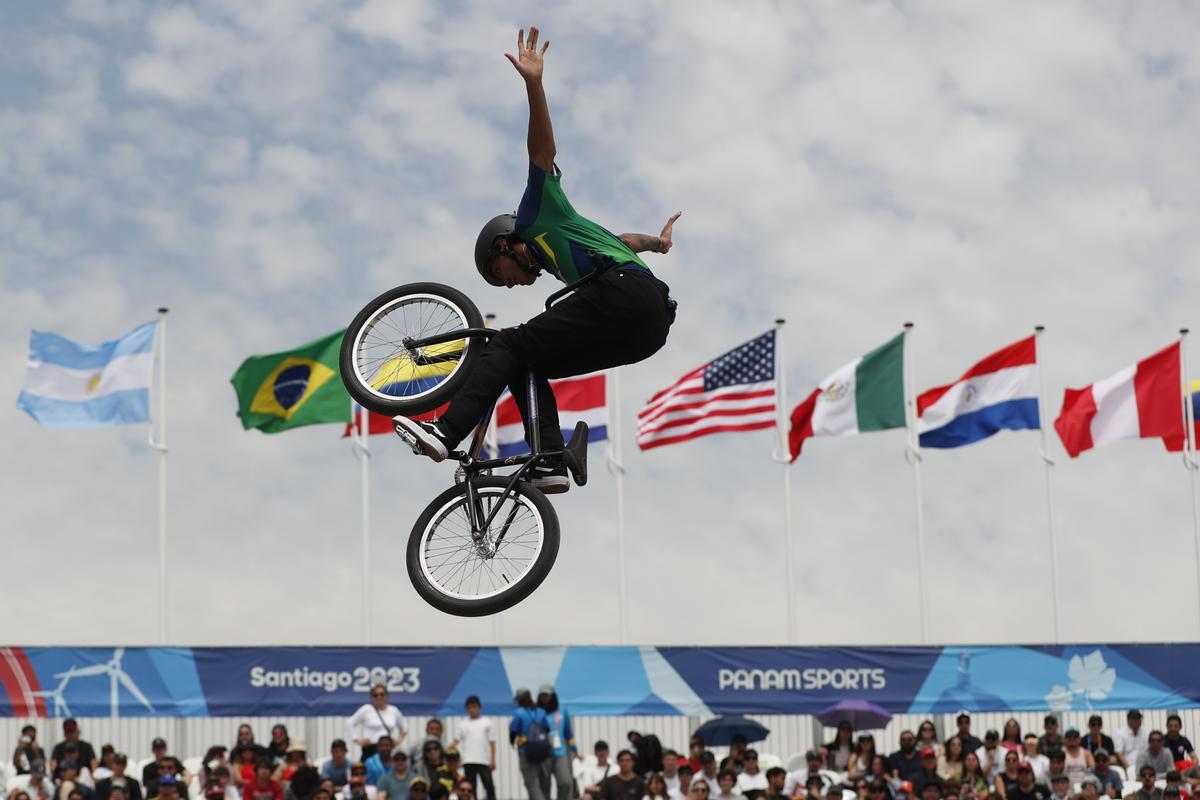 BMX estilo libre o break dance, se cuelan entre seis nuevas disciplinas olímpicas para París 2024