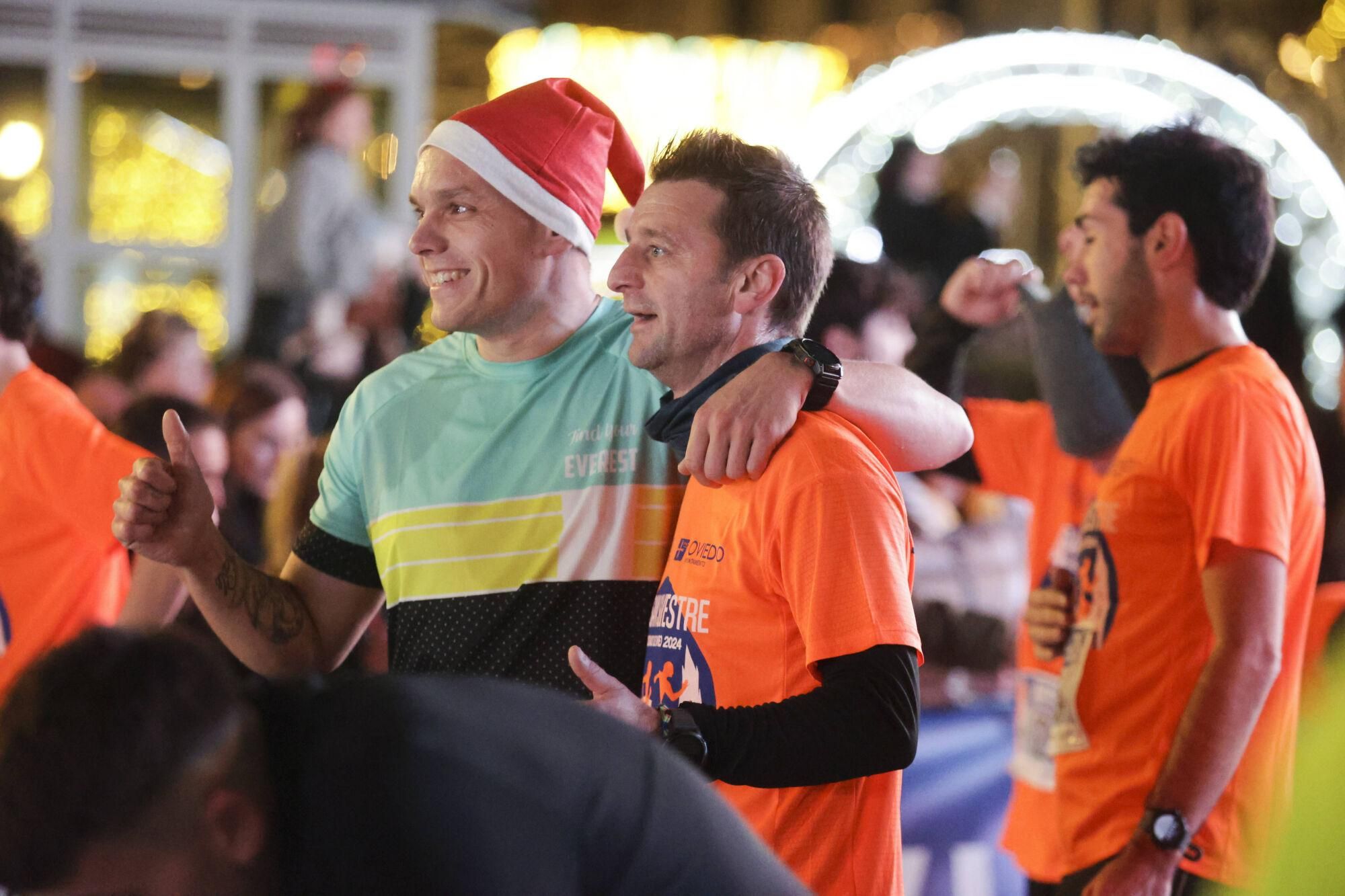 EN IMÁGENES: Alejandro Onís y Mariam Benkert saltan del segundo al primer puesto en la San Silvestre de Oviedo