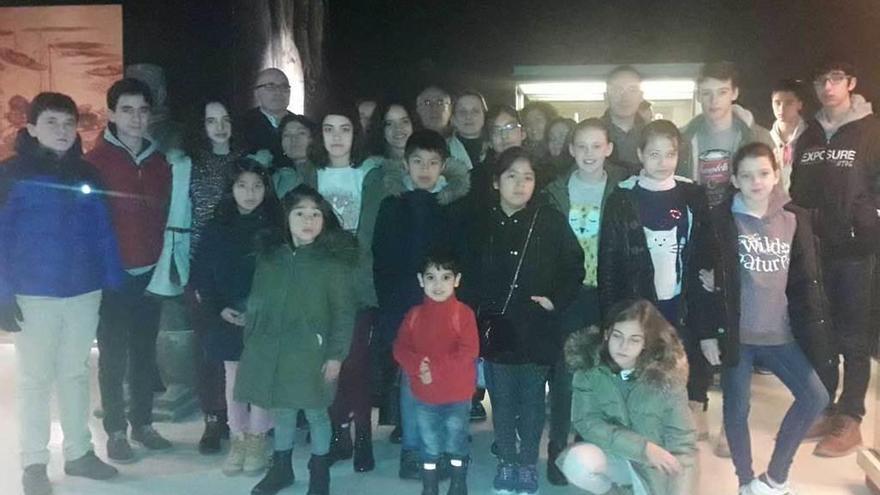 Los participantes en la visita de la Escuela Municipal de Música de Oviedo.