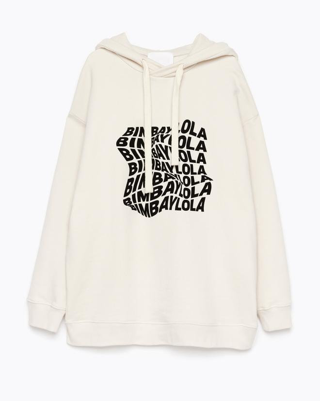 Sudadera en color hielo y logo negro, de Bimba &amp; Lola (115 euros)