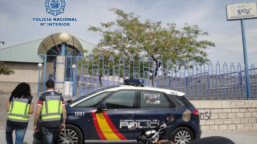 Agentes de la Policía Nacional, en una de las actuaciones, en una foto remitida por el Cuerpo.