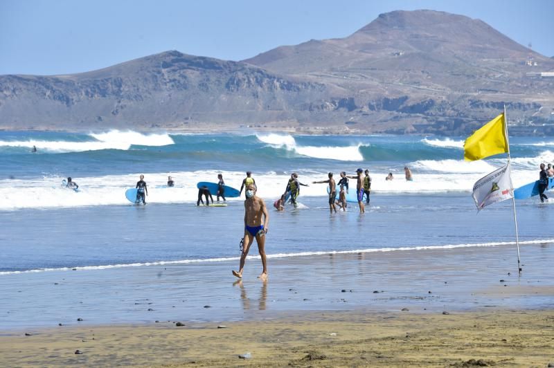 Playa de Las Canteras, uso obligatorio de las mascarillas