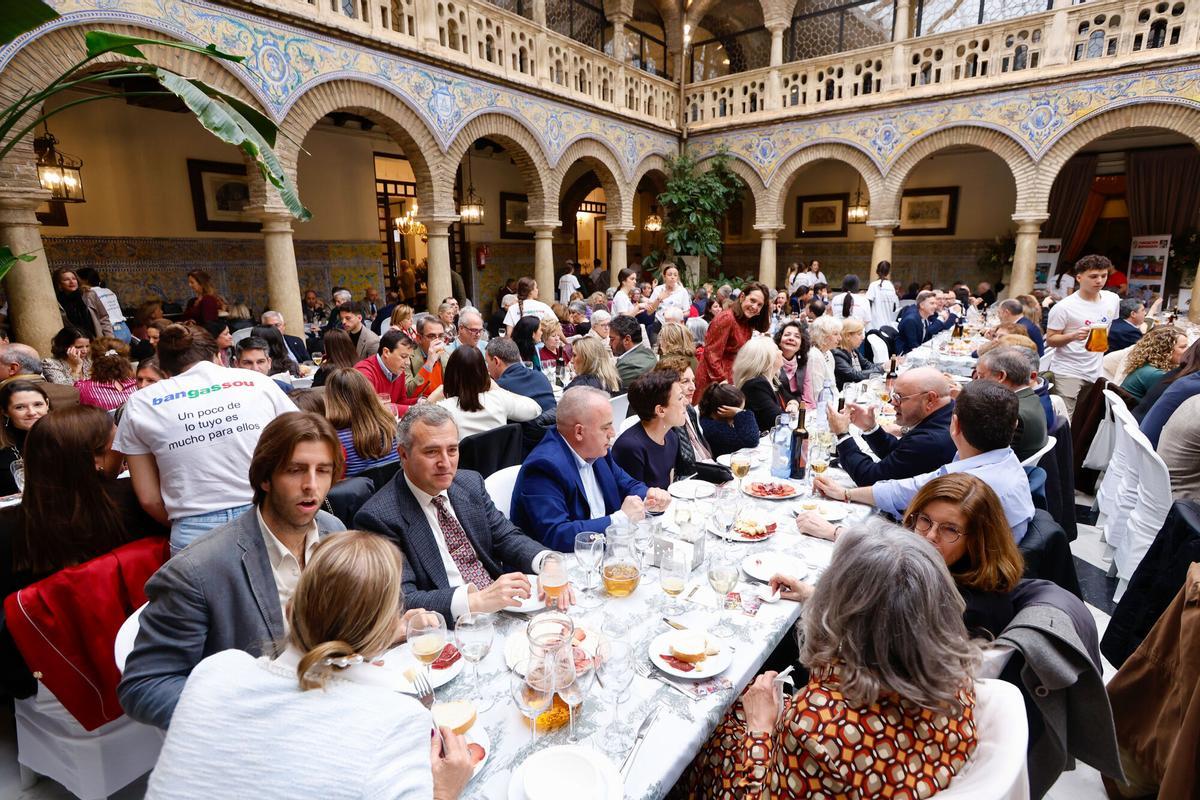 Comida benefica fundación bangassou en el Circulo de la Amistad el año pasado