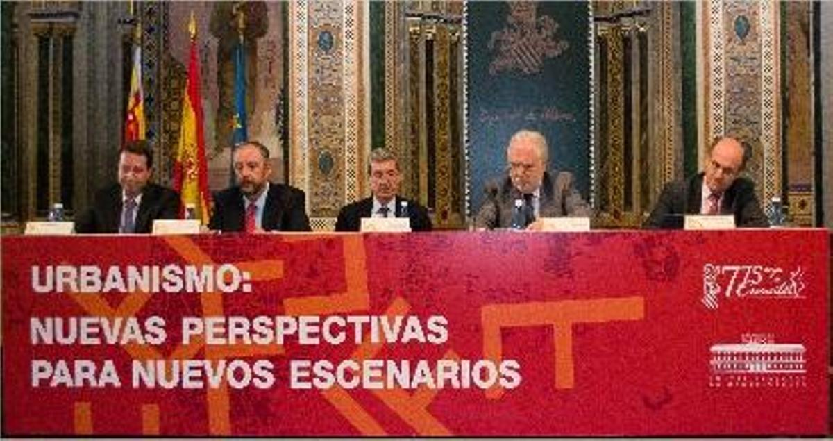 Giner, Ayuso, Baño, Calvo y Palau, ayer, al inicio del debate en la Beneficiència.
