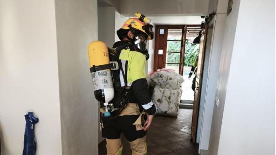 Desalojan una residencia de estudiantes de Málaga tras un de