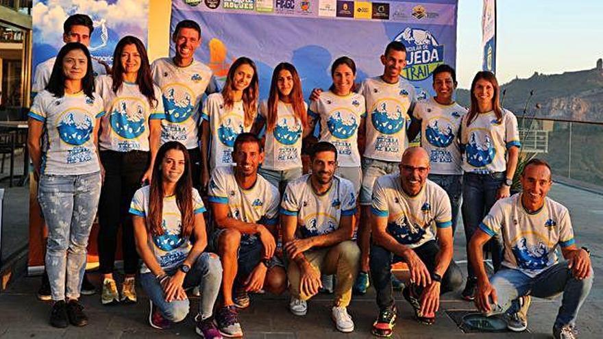 Grupo de corredores que representan a todo el Archipiélago y que hoy compiten en el Desafío Trail Canarias 8 Islas.