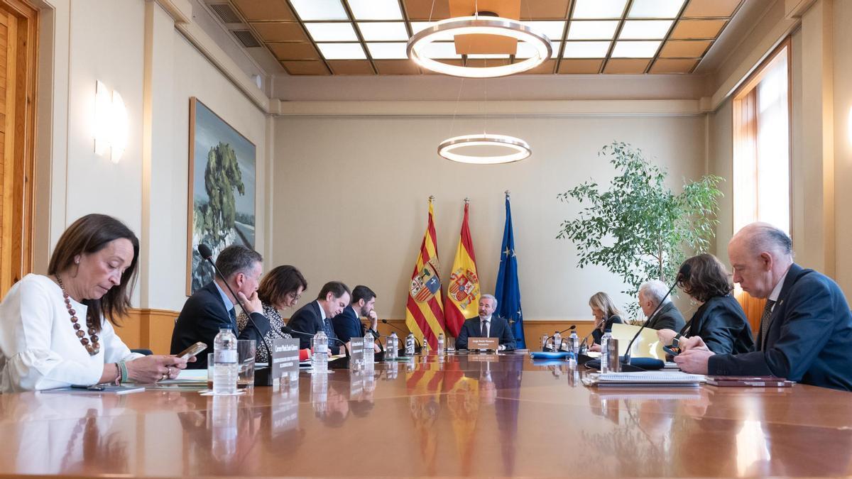 Reunión de los nuevos consejeros del Gobierno de Aragón, este viernes en Zaragoza.