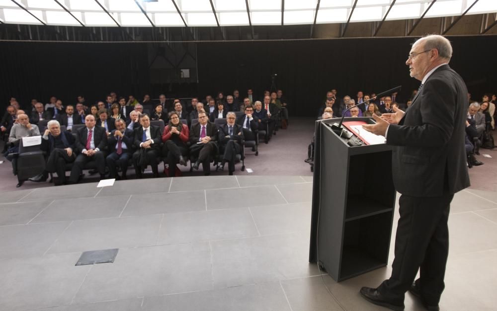 Conferencia de Andrés García Reche en el Club Mercantil