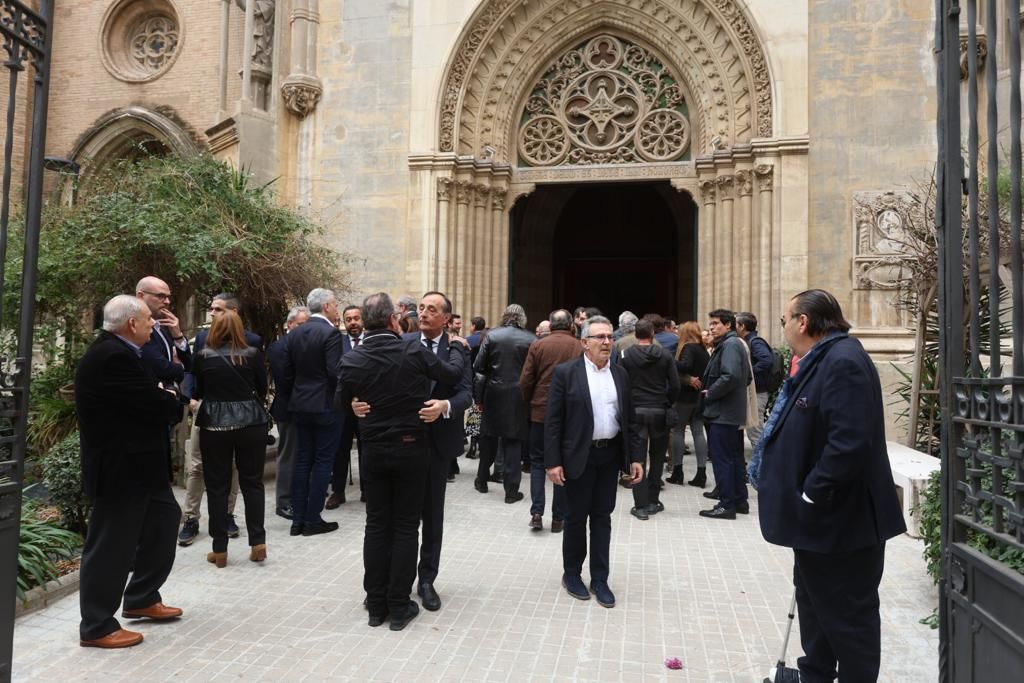 Las imágenes del entierro del padre del presidente del Levante, Pedro Catalán