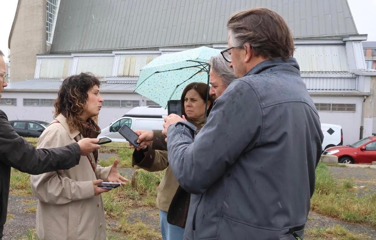 Avia Veira comparece ante los medios en Monte Alto