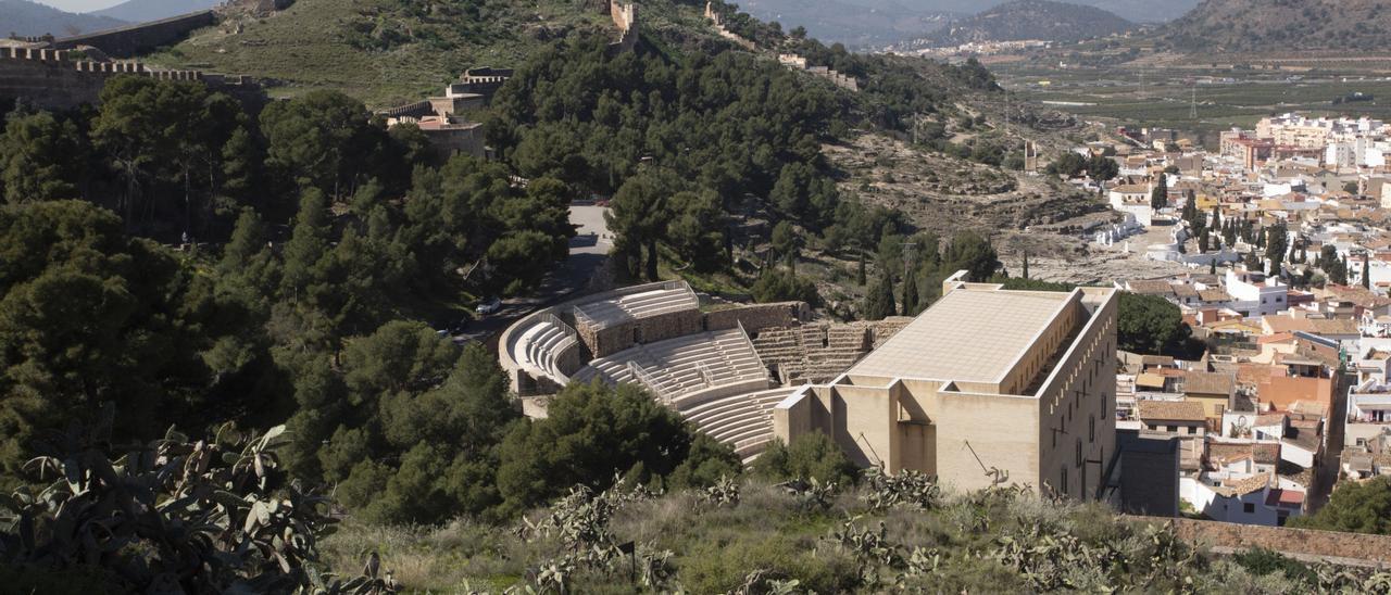 Imagen del Castillo y el Teatro Romano de Sagunt