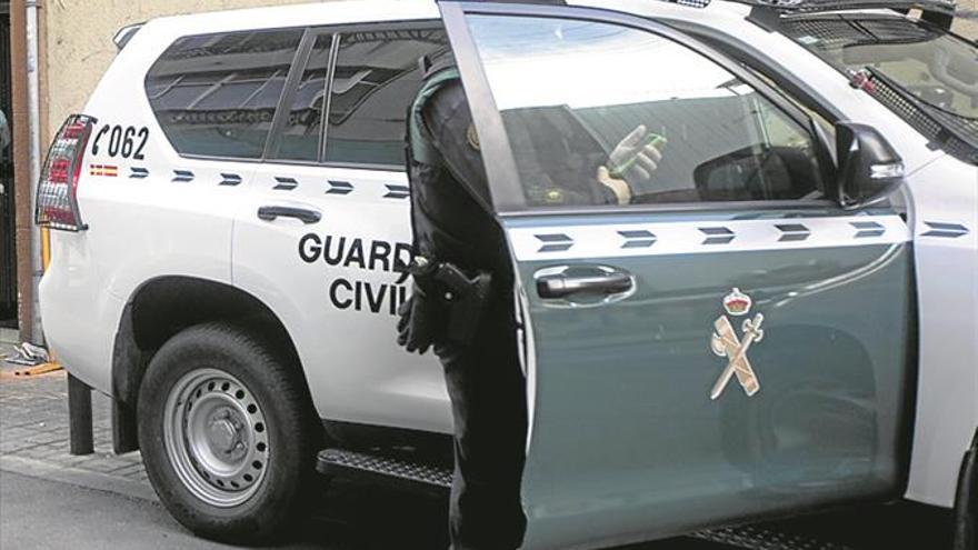 Arrestados 6 menores por pagar con tarjetas robadas