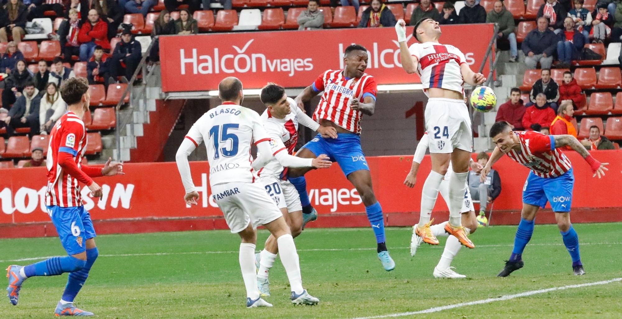 En imágenes: Así fue el Sporting-Huesca en El Molinón