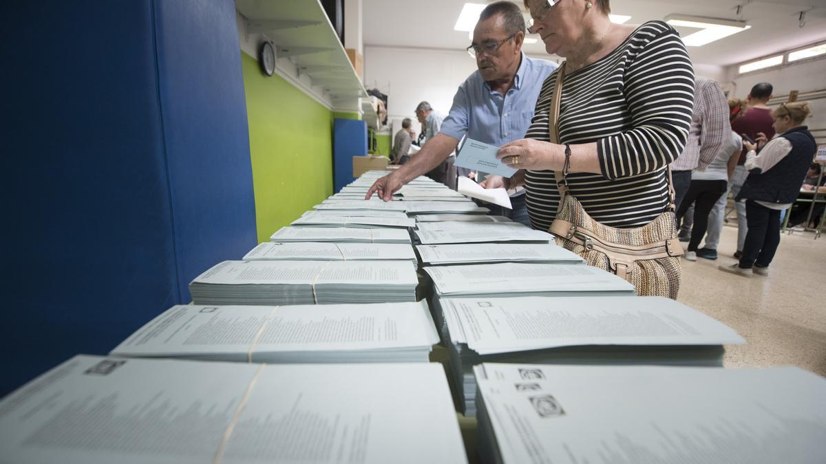 Paperetes per votar en unes eleccions a les comarques centrals