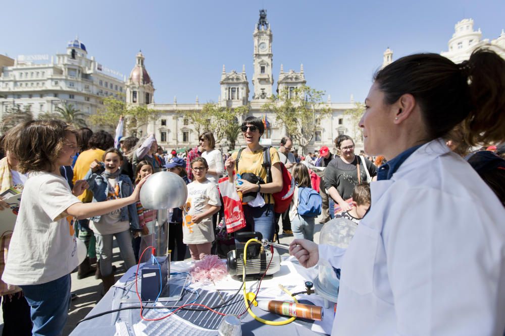 Trobada d'Escoles en Valencià en la plaza del Ayuntamiento