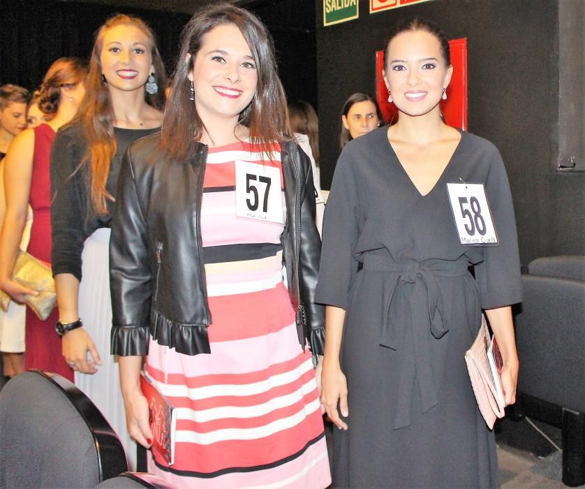 Las candidatas a fallera mayor de València visitan el concurso de teatro fallero