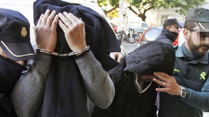Dos policías nacionales, juzgados por robar casi 3 millones al Grupo Empresas Matutes en Ibiza