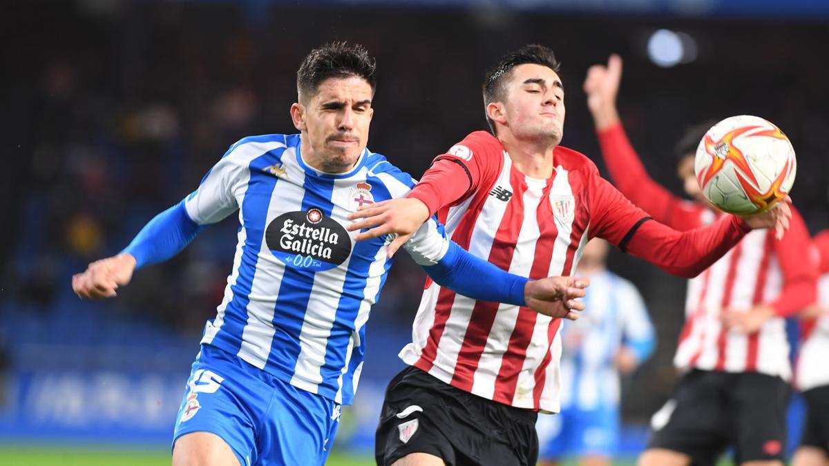 Víctor García ante el Bilbao Athletic