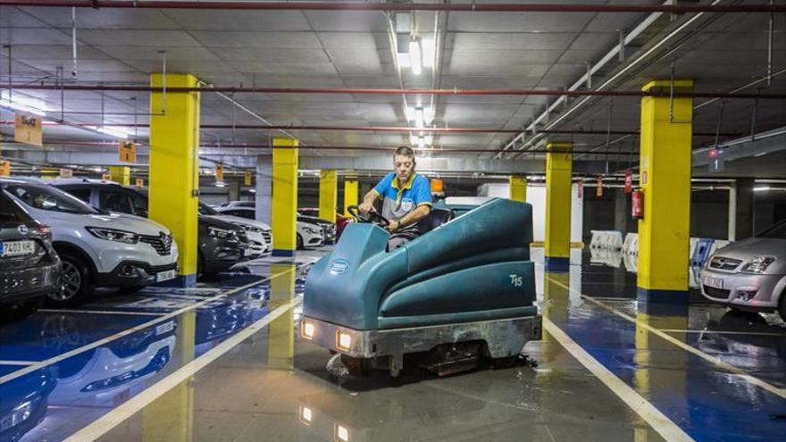 Zaragoza se limpia de la tormenta