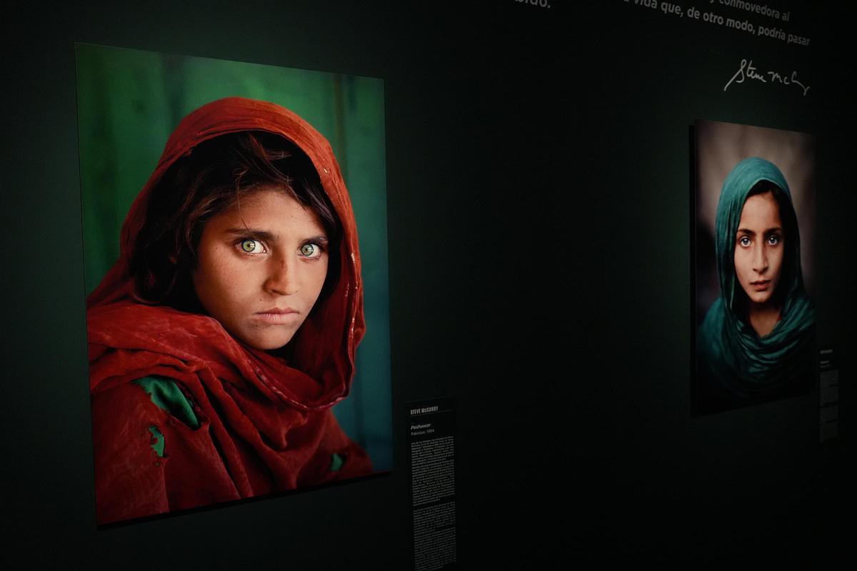 Exposición del fotógrafo Steve McCurry en el Palau Martorell de Barcelona