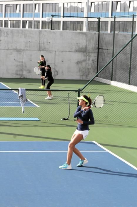 Sportunterkunft neben einer Tennisakademie: das Ra