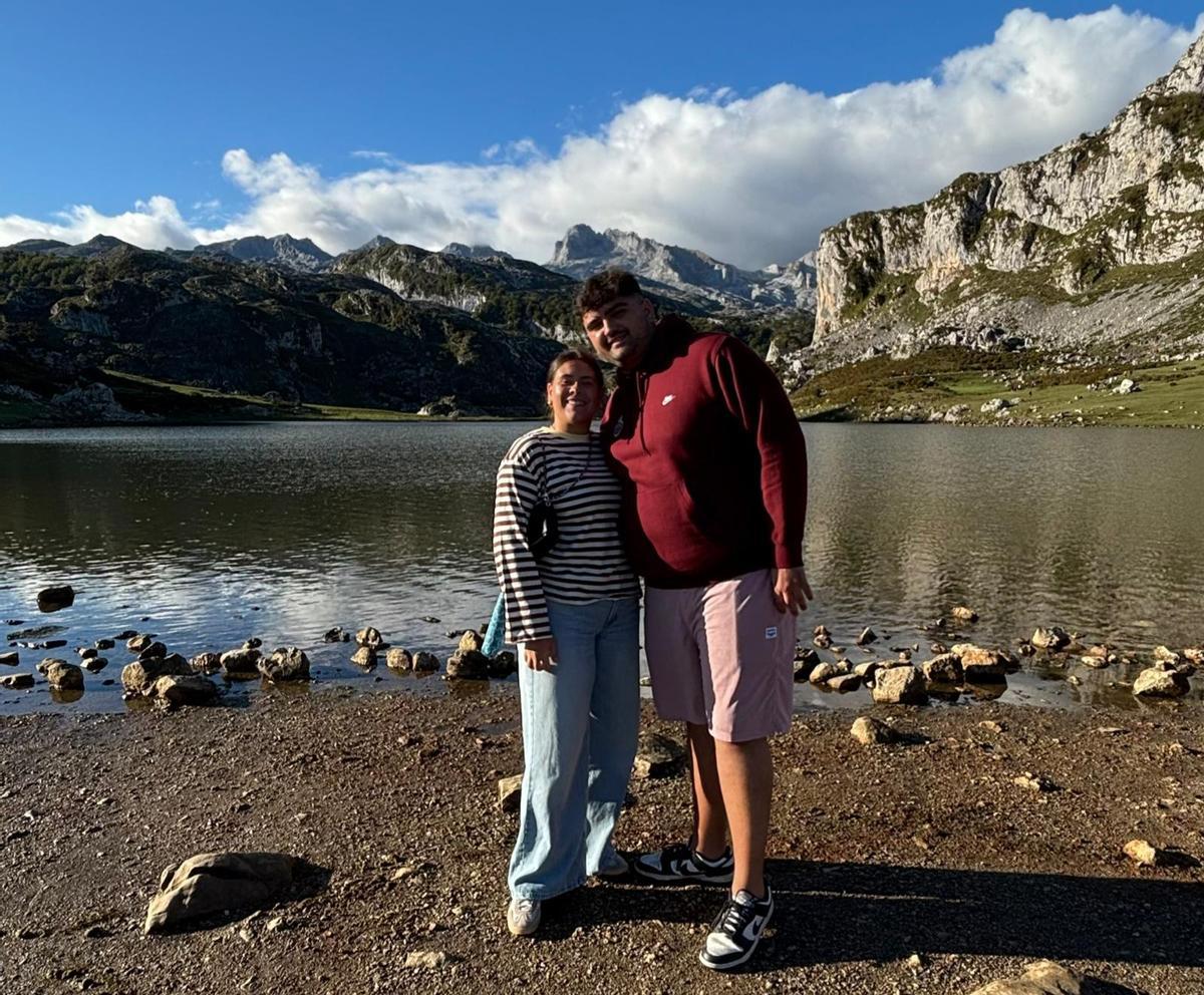 Pau Cobo y Andrea Cortés, de vacaciones en el norte de España.