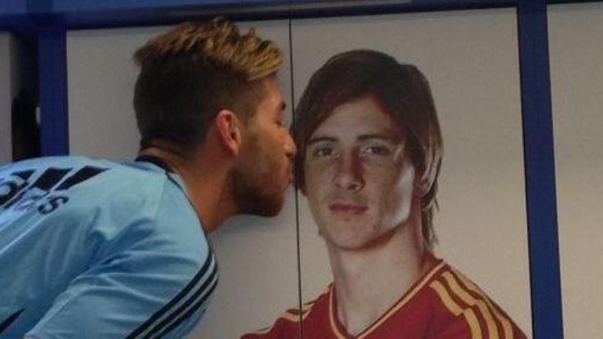 El beso de Sergio Ramos a Torres
