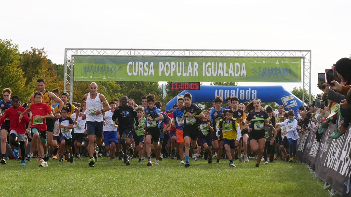 La sortida de la prova de la Cursa Popular d'Igualada