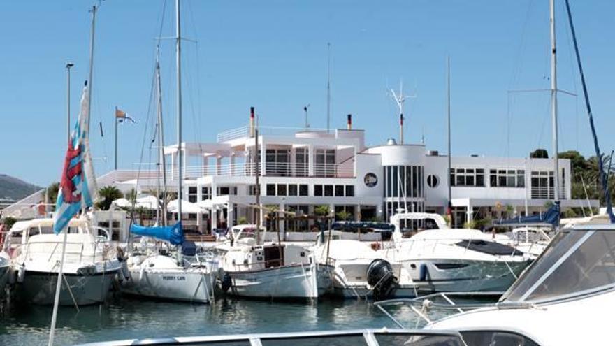 Vista del Club Náutico de Altea.