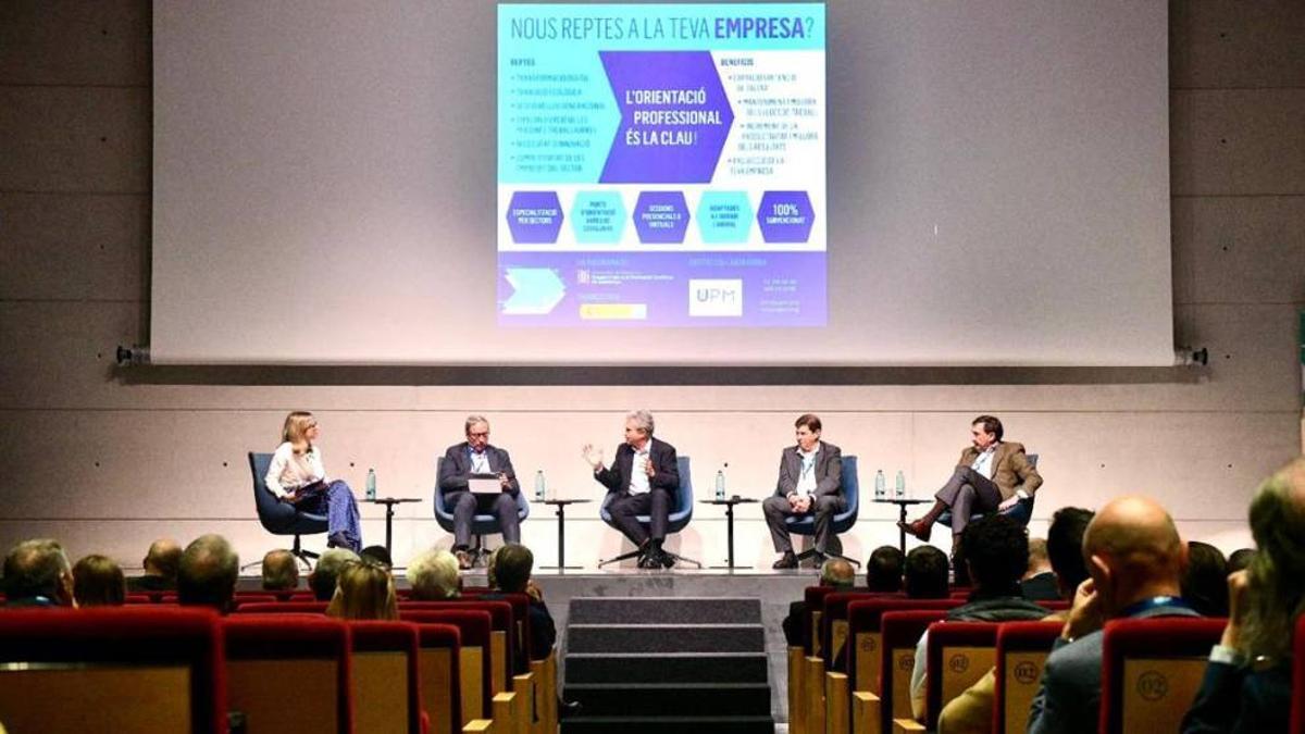 Faconauto, la patronal de los concesionarios, reúne en Barcelona a los profesionales del sector para debatir el futuro.
