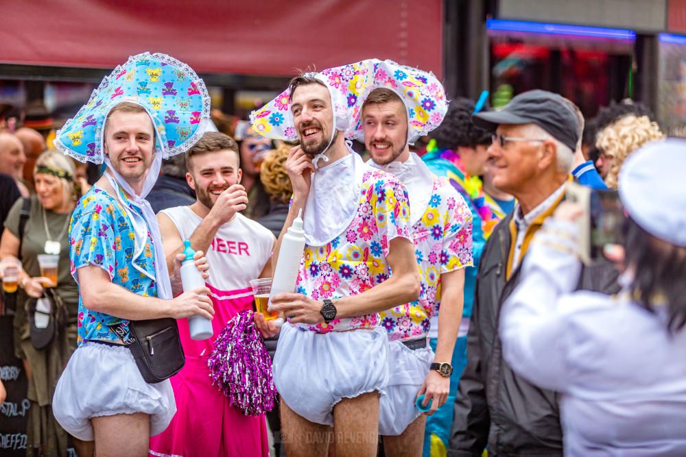 Más de 35.000 personas participan en una gran fiesta de disfraces que se celebra cada año el jueves siguiente a las Fiestas Mayores Patronales