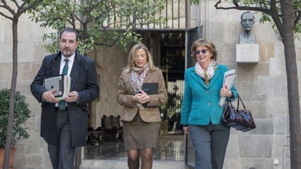 La exvicepresidenta Joana Ortega y la 'consellera' en funciones Irene Rigau, en una imagen de archivo.