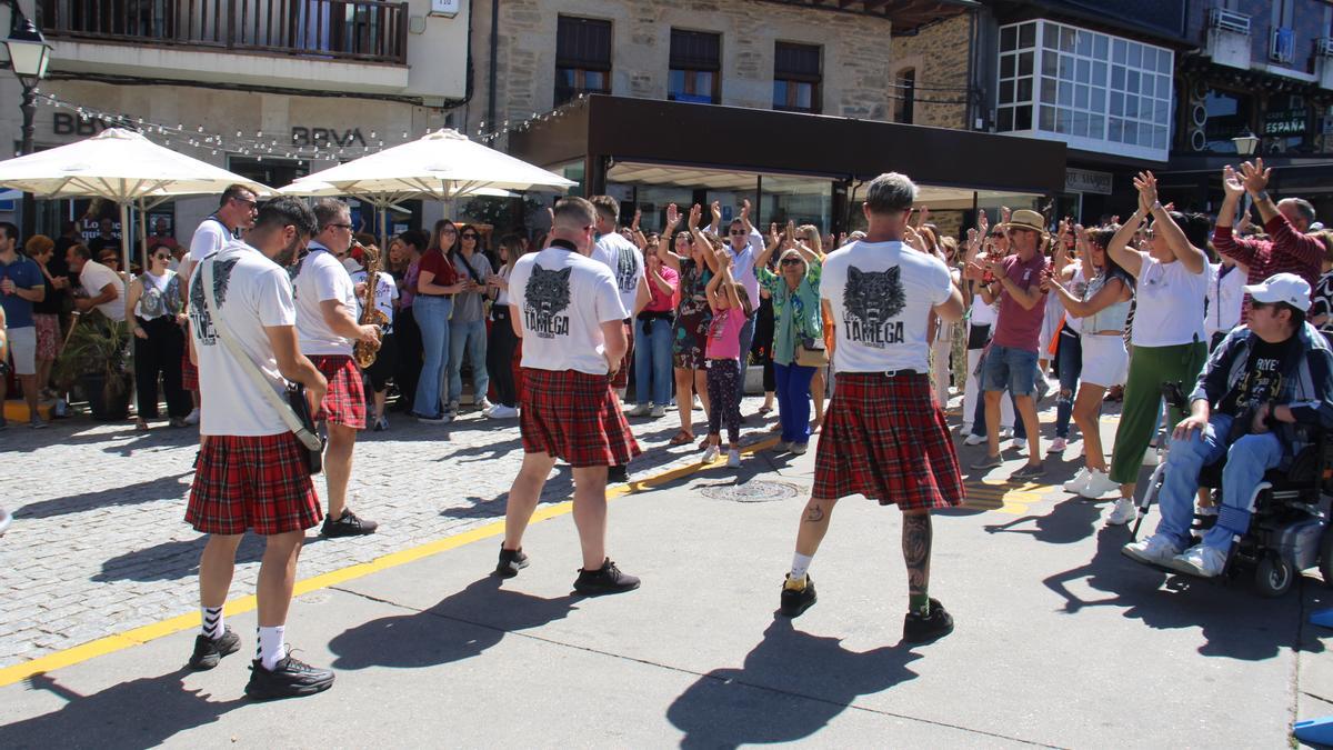 GALERÍA | Charangas y cojinetes en Puebla de Sanabria