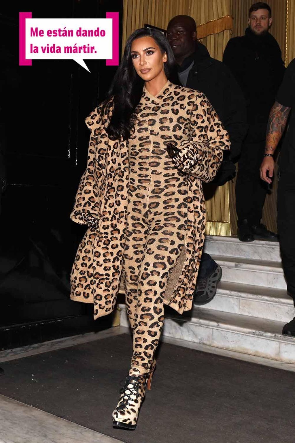 Kim Kardashian con bocadillo me están dando la vida mártir