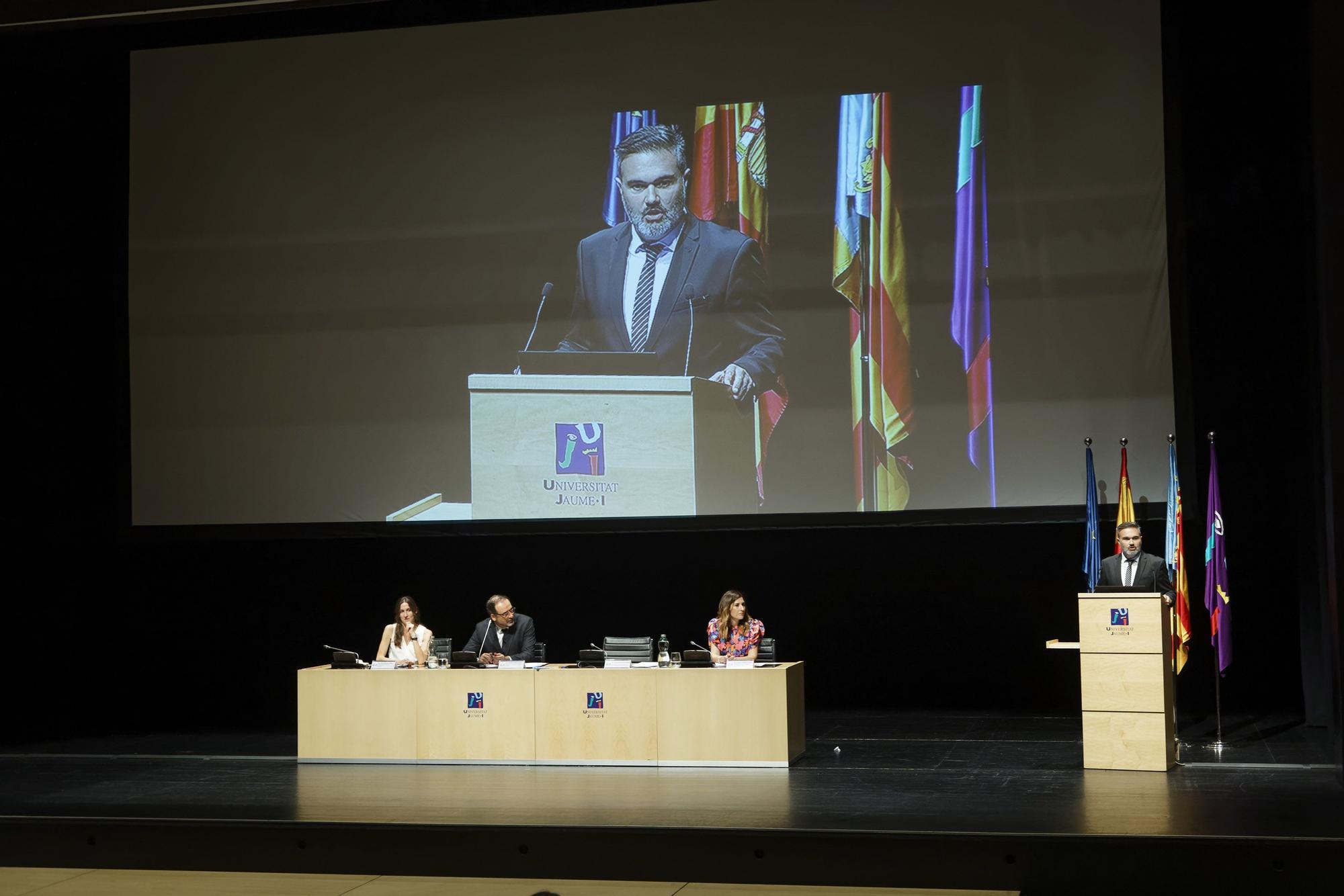 La UJI gradúa a 102 estudiantes de Enfermería y 81 de Medicina